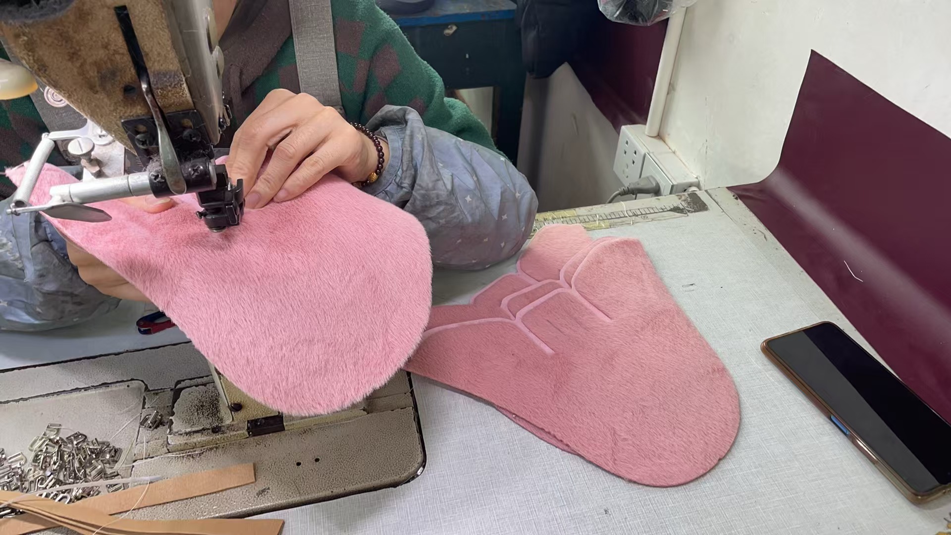 cork slipper buyer needs