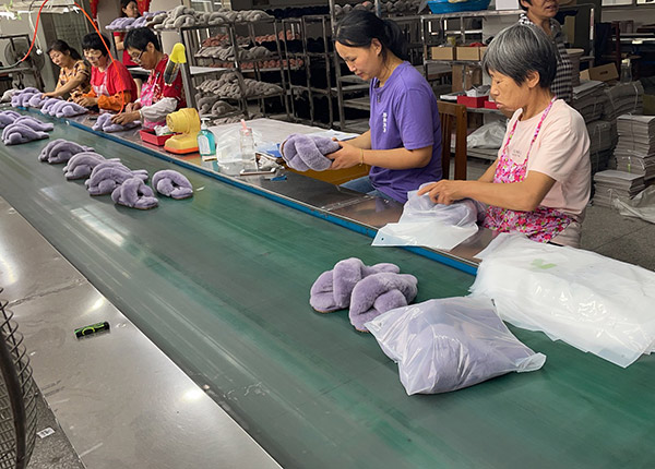 furry slippers wholesale