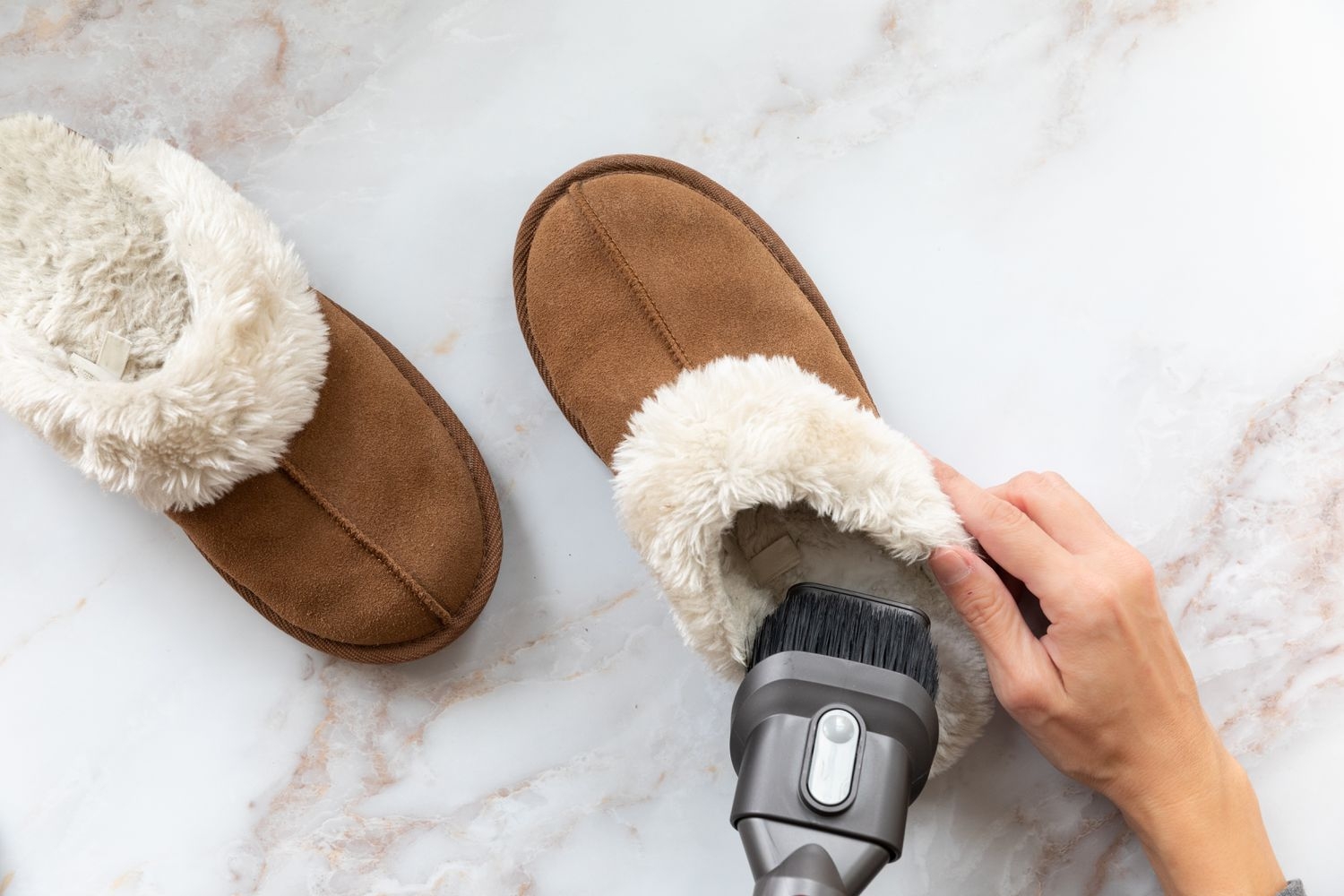 clean smelly slippers