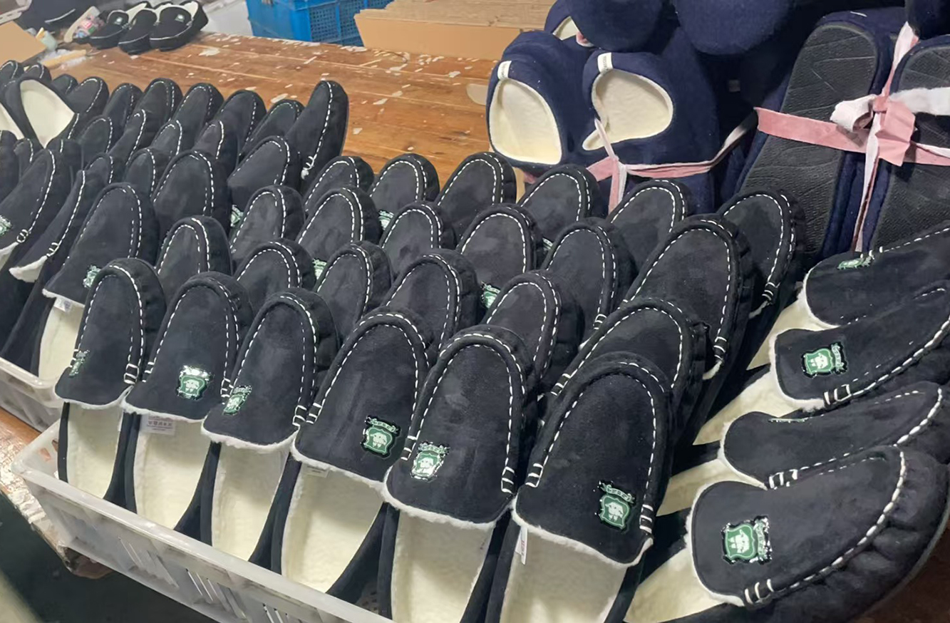 men fluffy house slippers